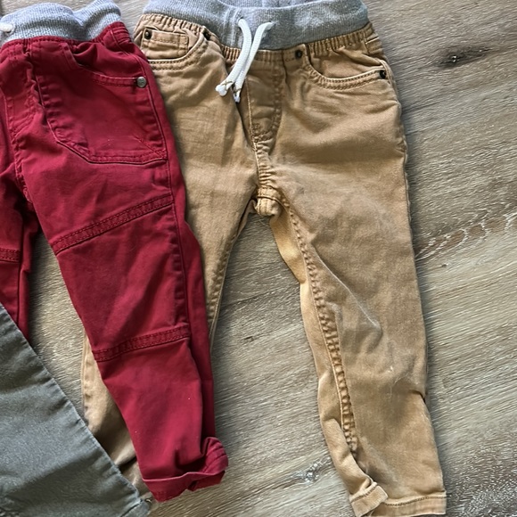 Jeans/pants bundle 2T - Picture 5 of 6